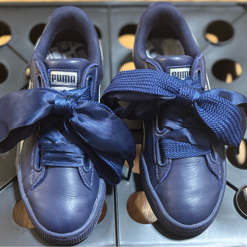 Puma Women’s Blue Sneakers